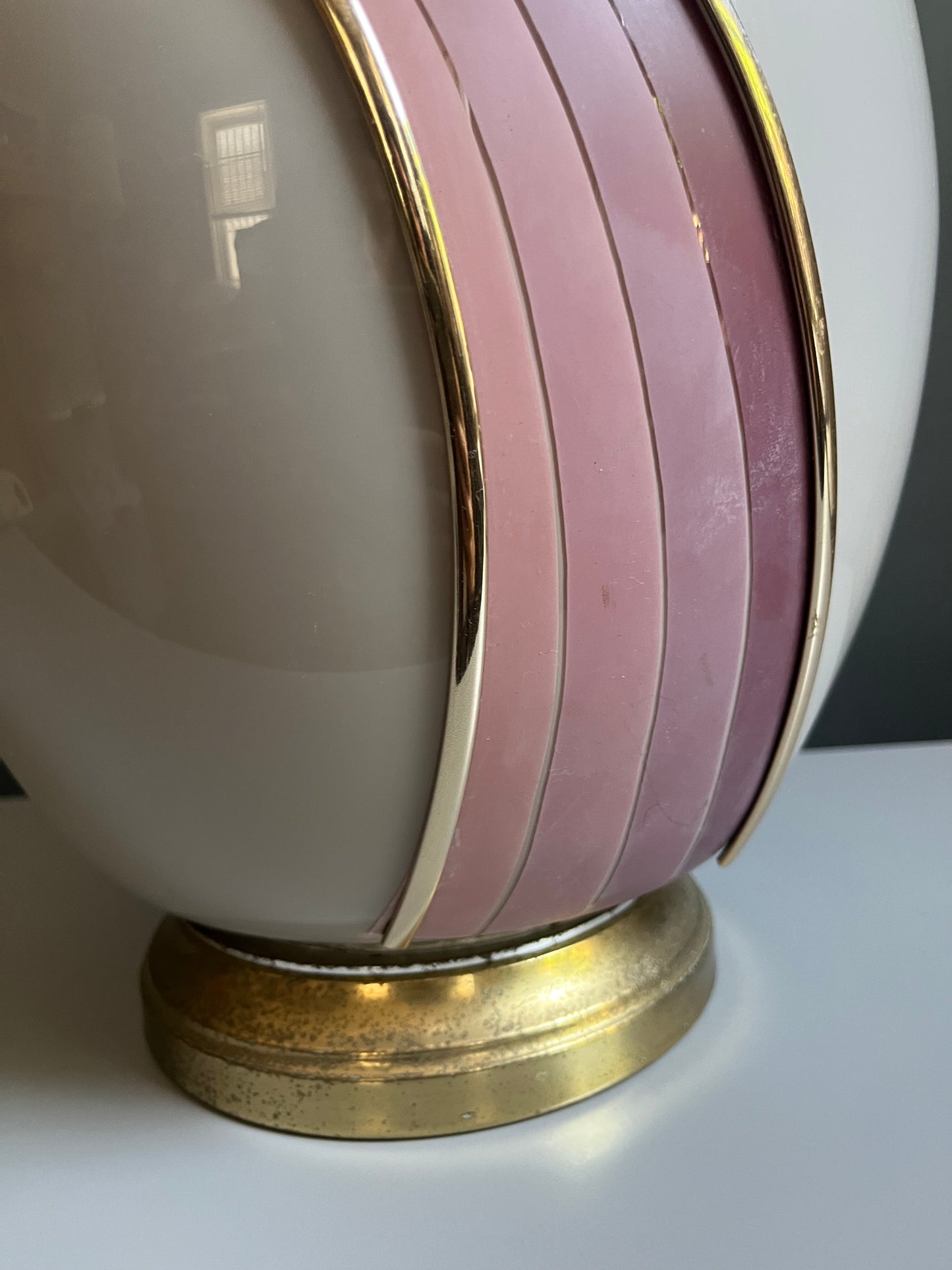 Glass Lamp with Pink Wave Detail
