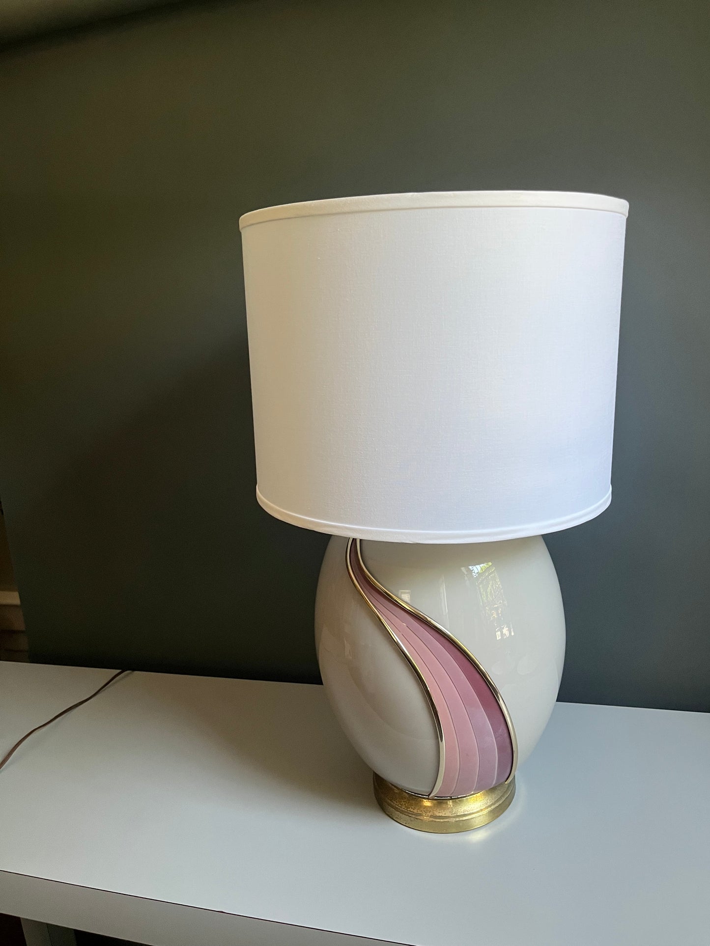 Glass Lamp with Pink Wave Detail