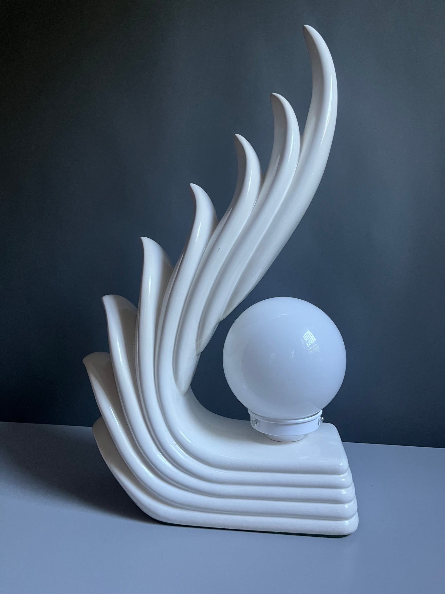 Postmodern White Ceramic Wave Lamp