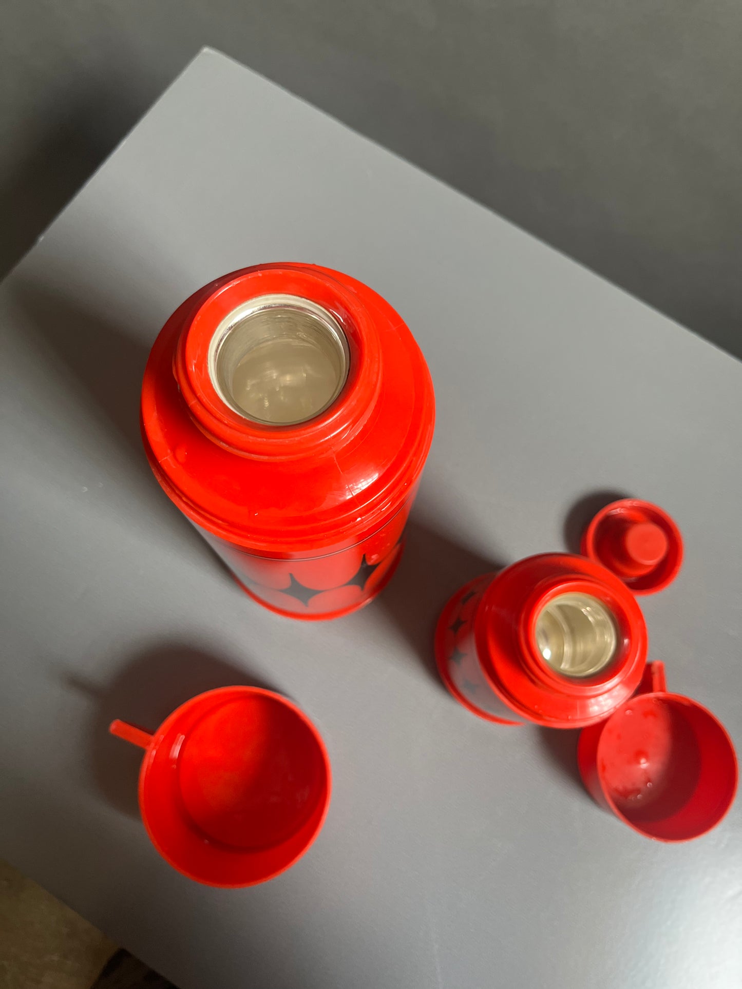 Aladdin Red & Black Thermos Set
