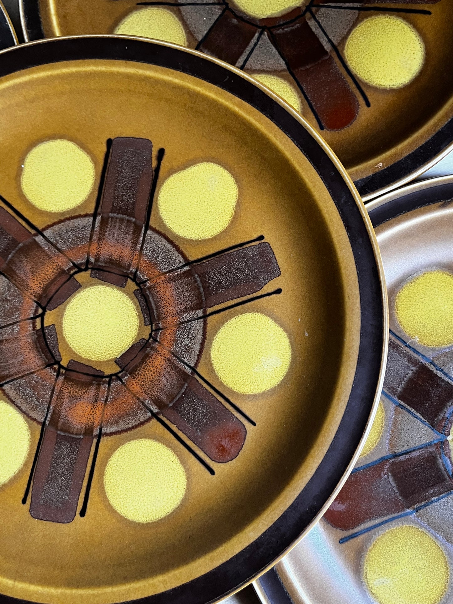 1970s Luna Roc Windmill Stoneware Dinner Plates | Set of 5 | Made in Japan, MCM Mustard Brown Dinnerware