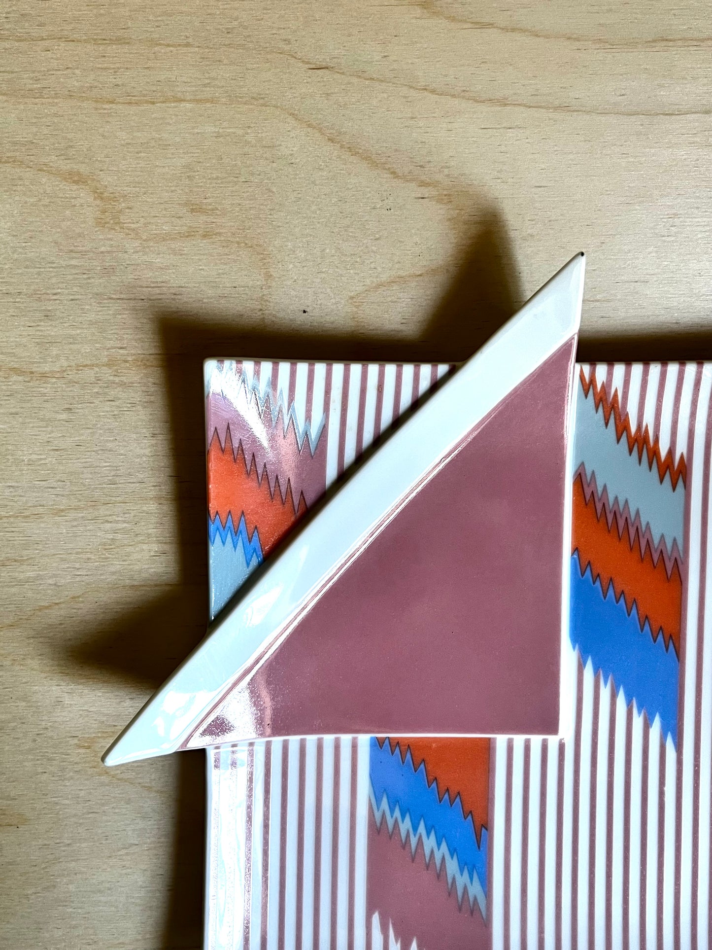 Mikasa Color Vibrations Pink Geometric Plate