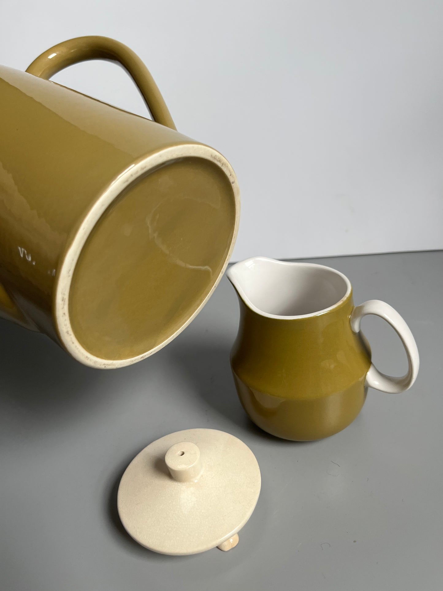 Ceramic Coffee Pot + Bonus Creamer