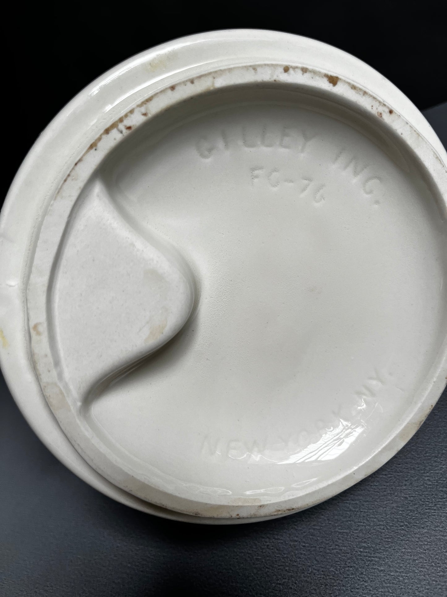 1960s Gilley Inc. Ceramic Urn | made in New York