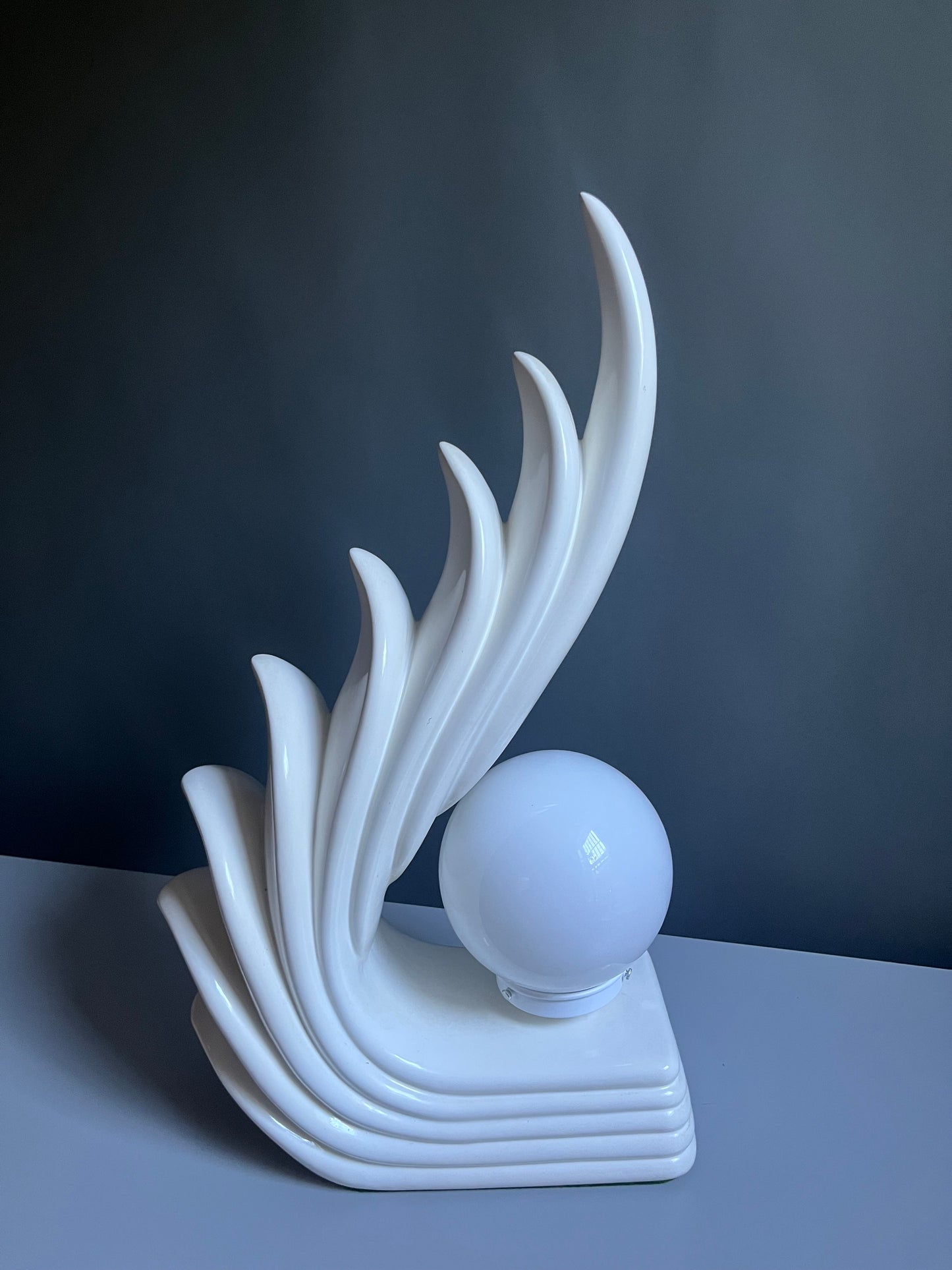 Postmodern White Ceramic Wave Lamp