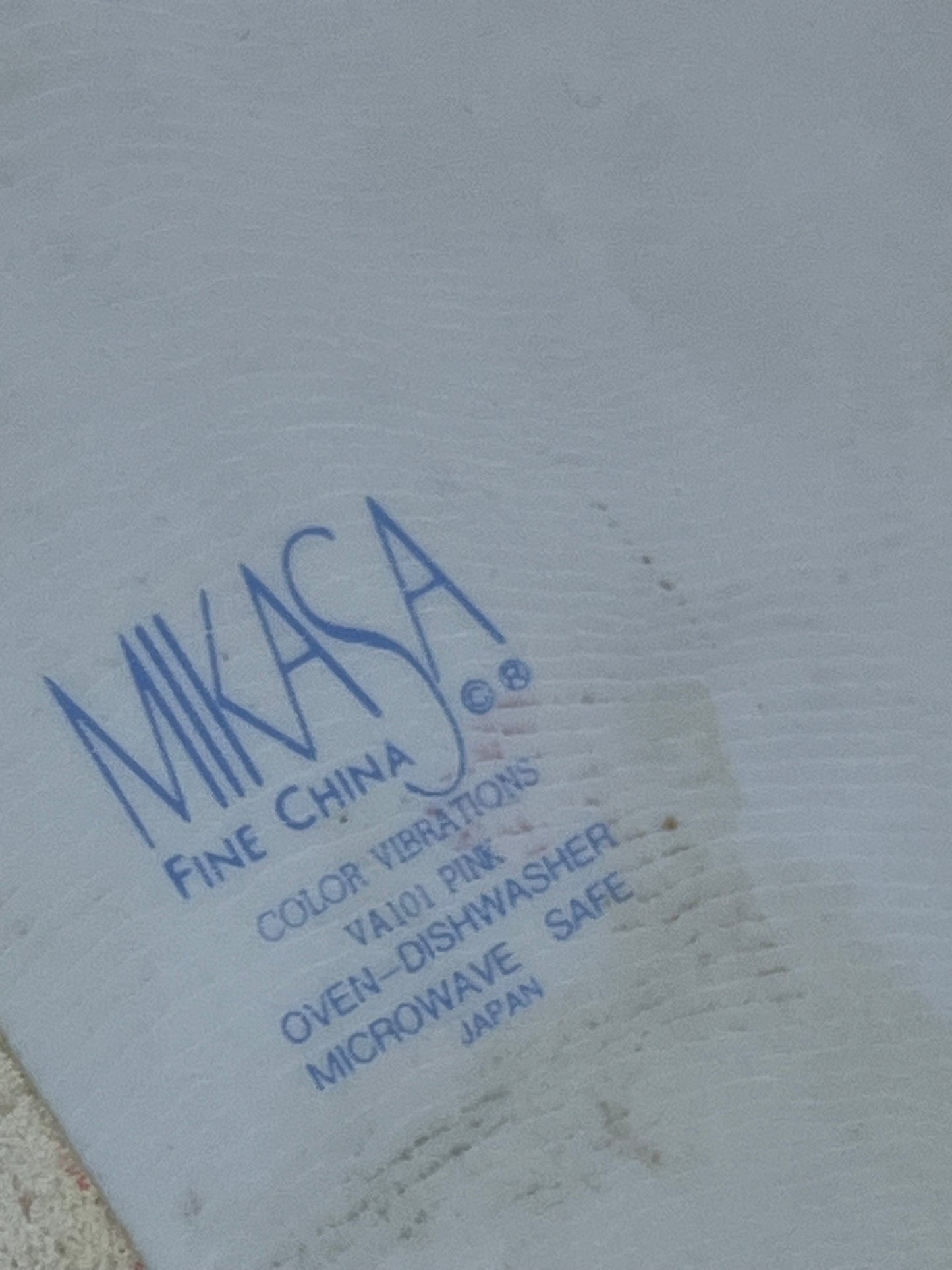 Mikasa Color Vibrations Pink Geometric Plate