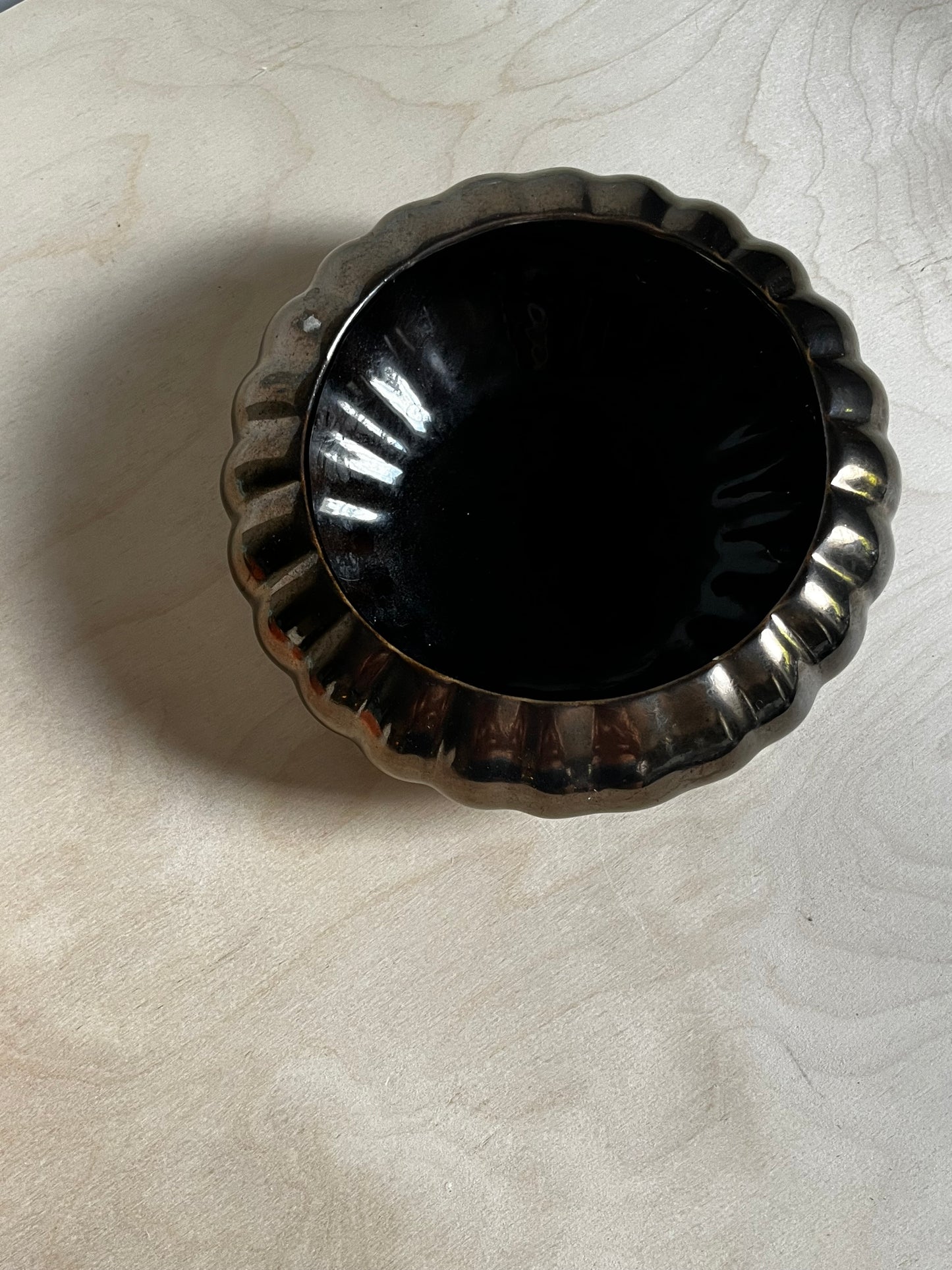 1990s Haeger Ribbed Ceramic Planter | Metallic Bronze Black Bowl