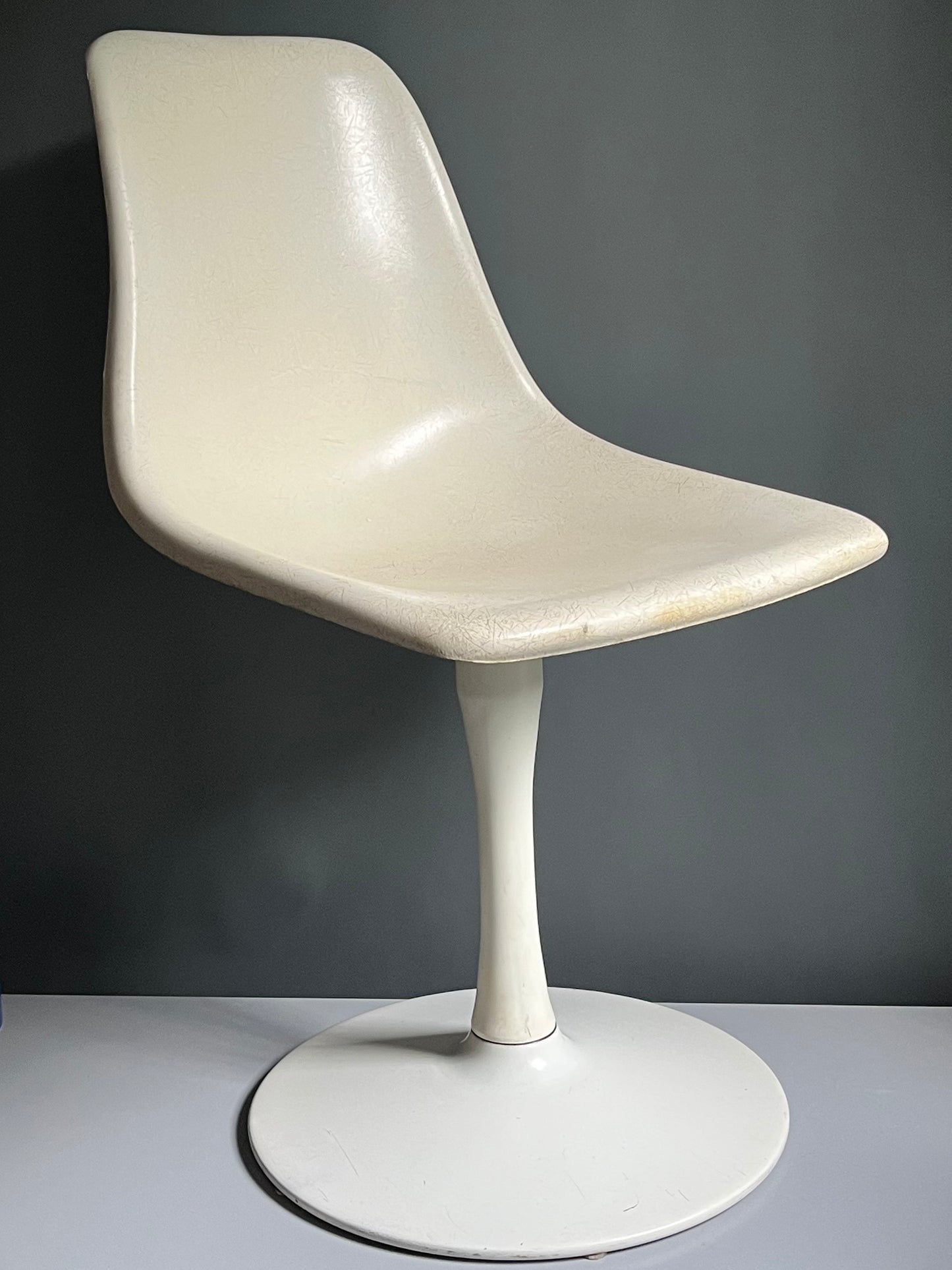 MCM Fiberglass Tulip Swivel Chair