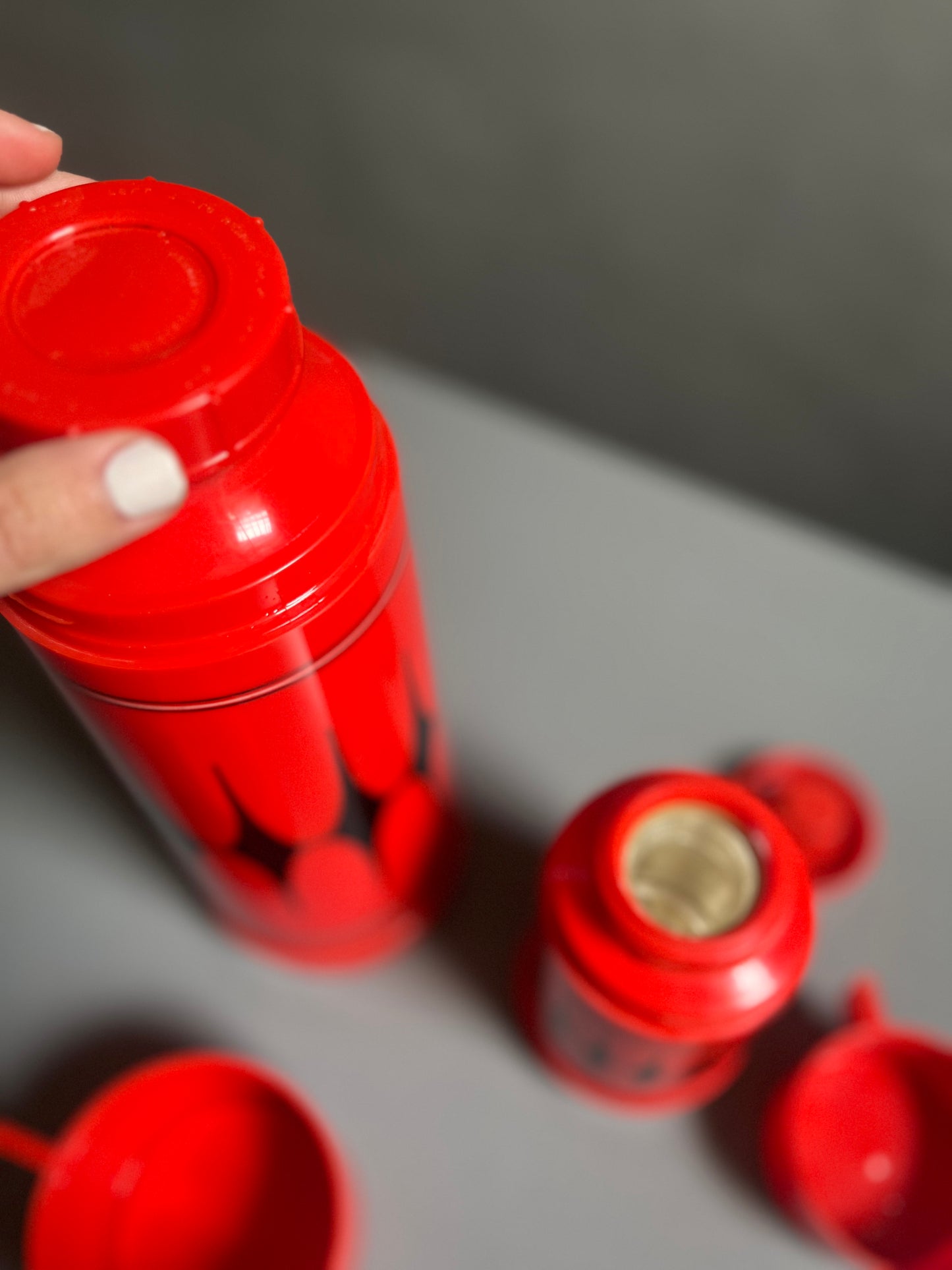 Aladdin Red & Black Thermos Set