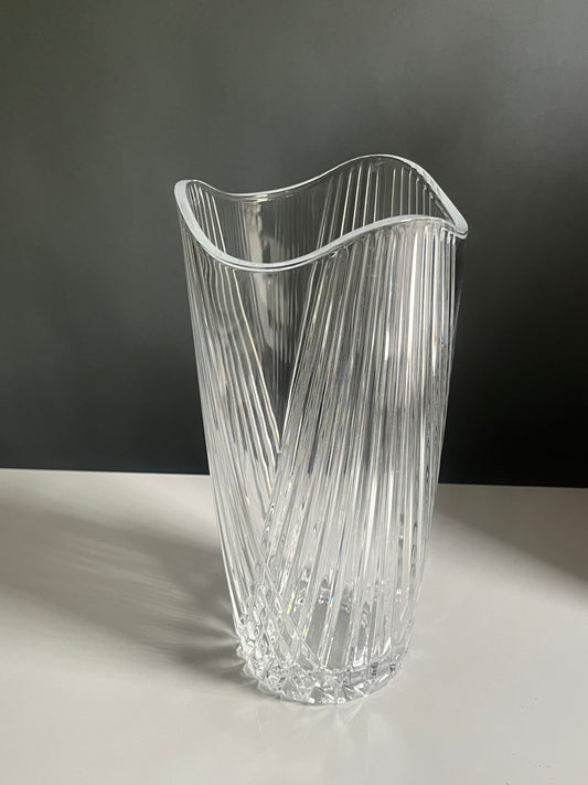 Crystal Vase with Wavy Rim & Diamond Cut Swirl Pattern